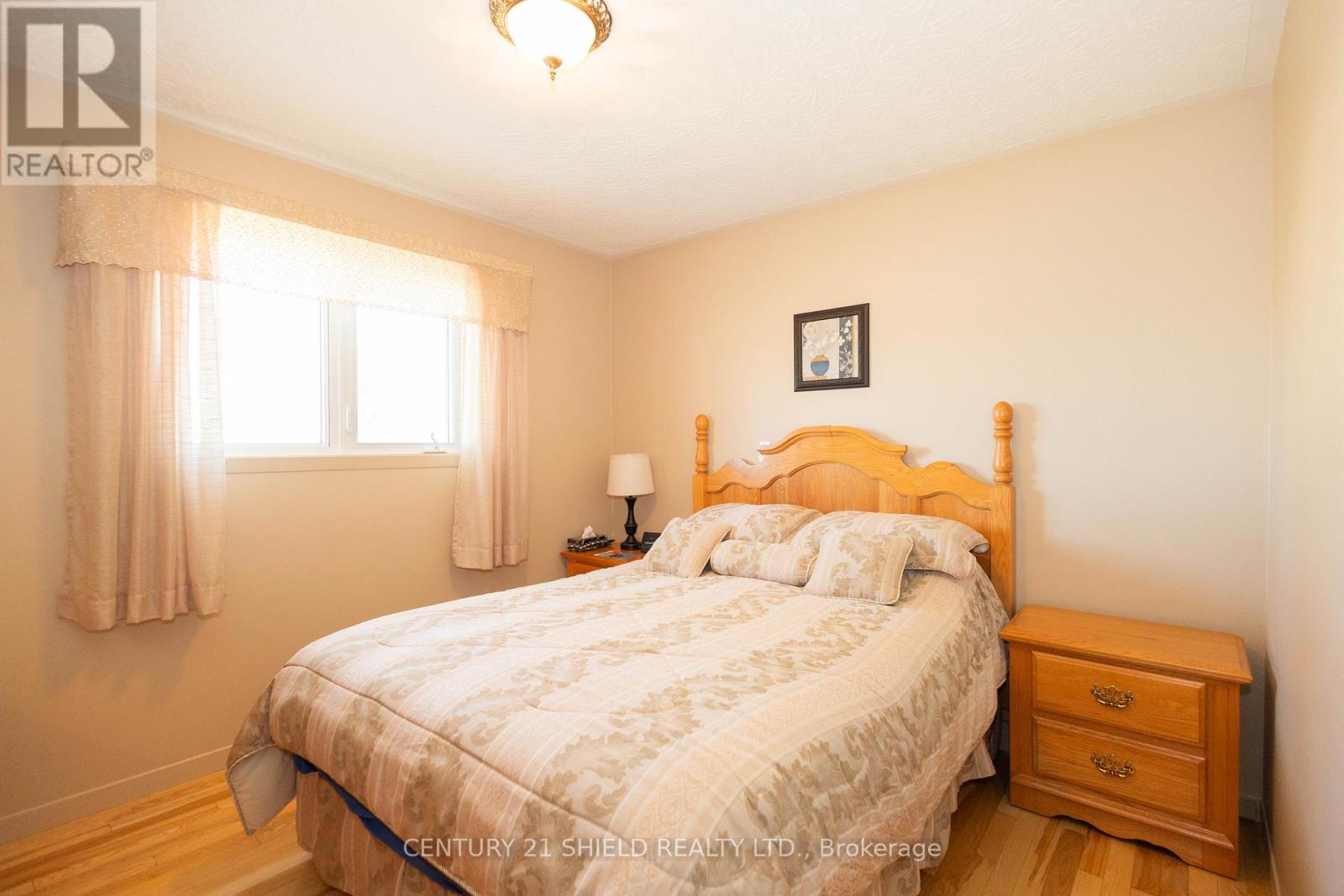 247 15TH ST. W STREET - 17