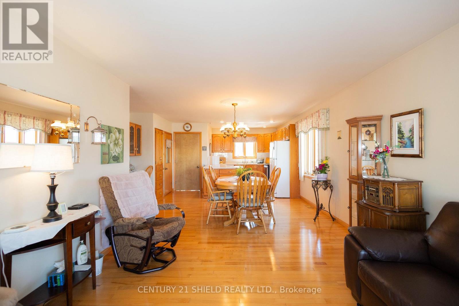 247 15TH ST. W STREET - 7