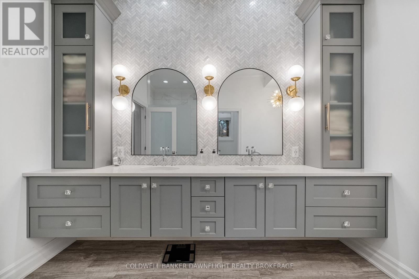 9923 PARKVIEW CRESCENT Property Photo