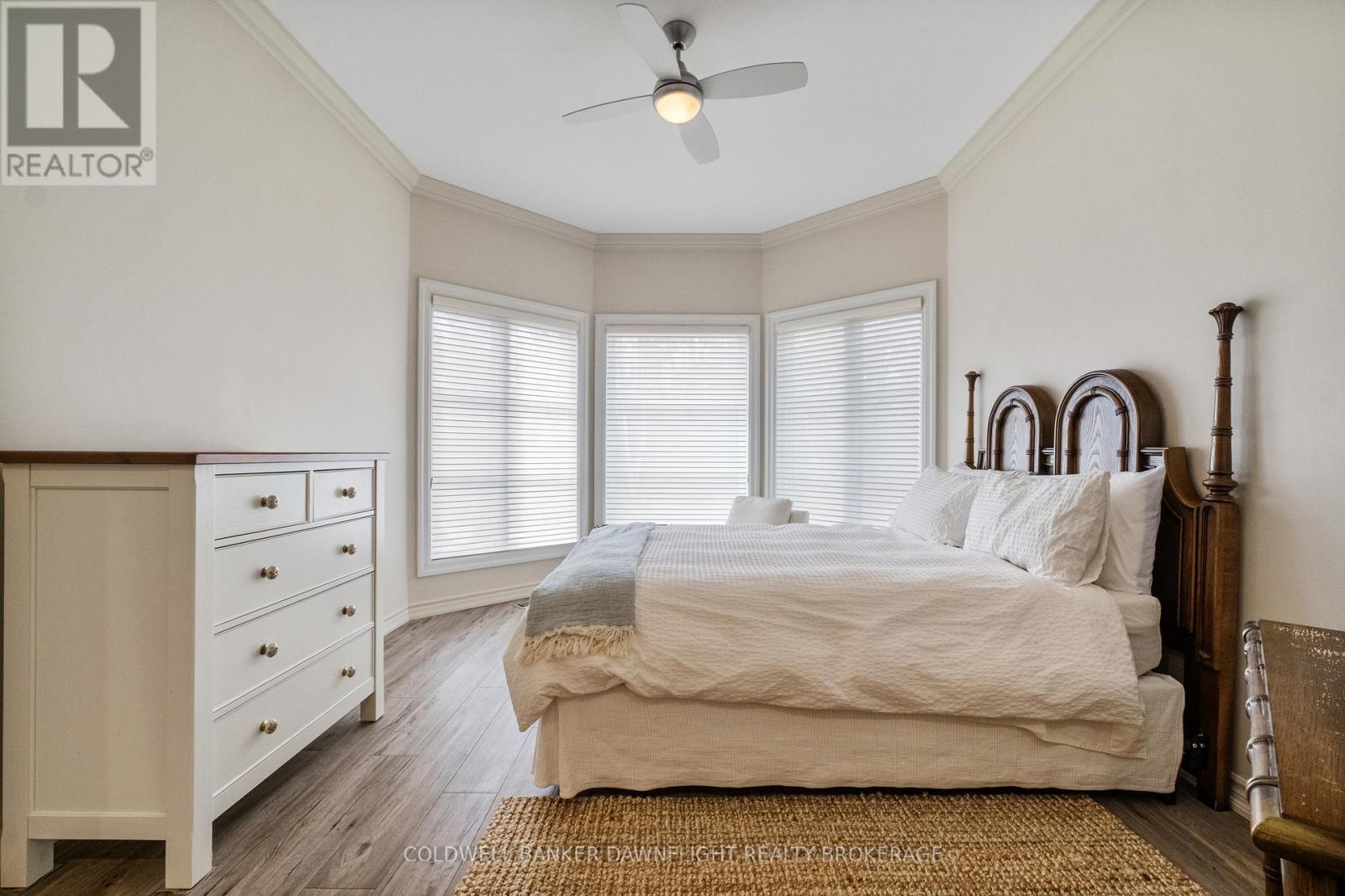 9923 PARKVIEW CRESCENT Property Photo