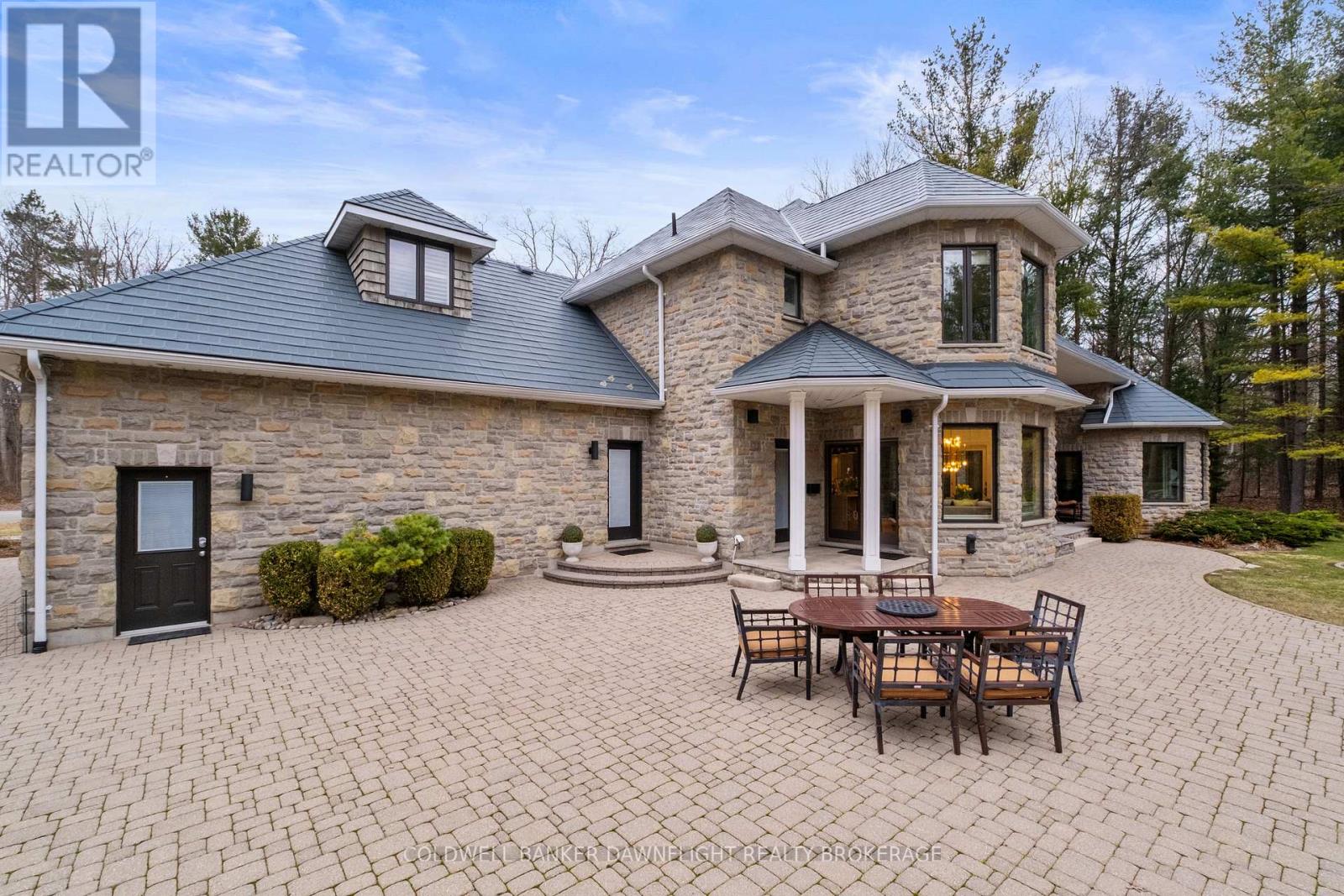 9923 PARKVIEW CRESCENT Property Photo