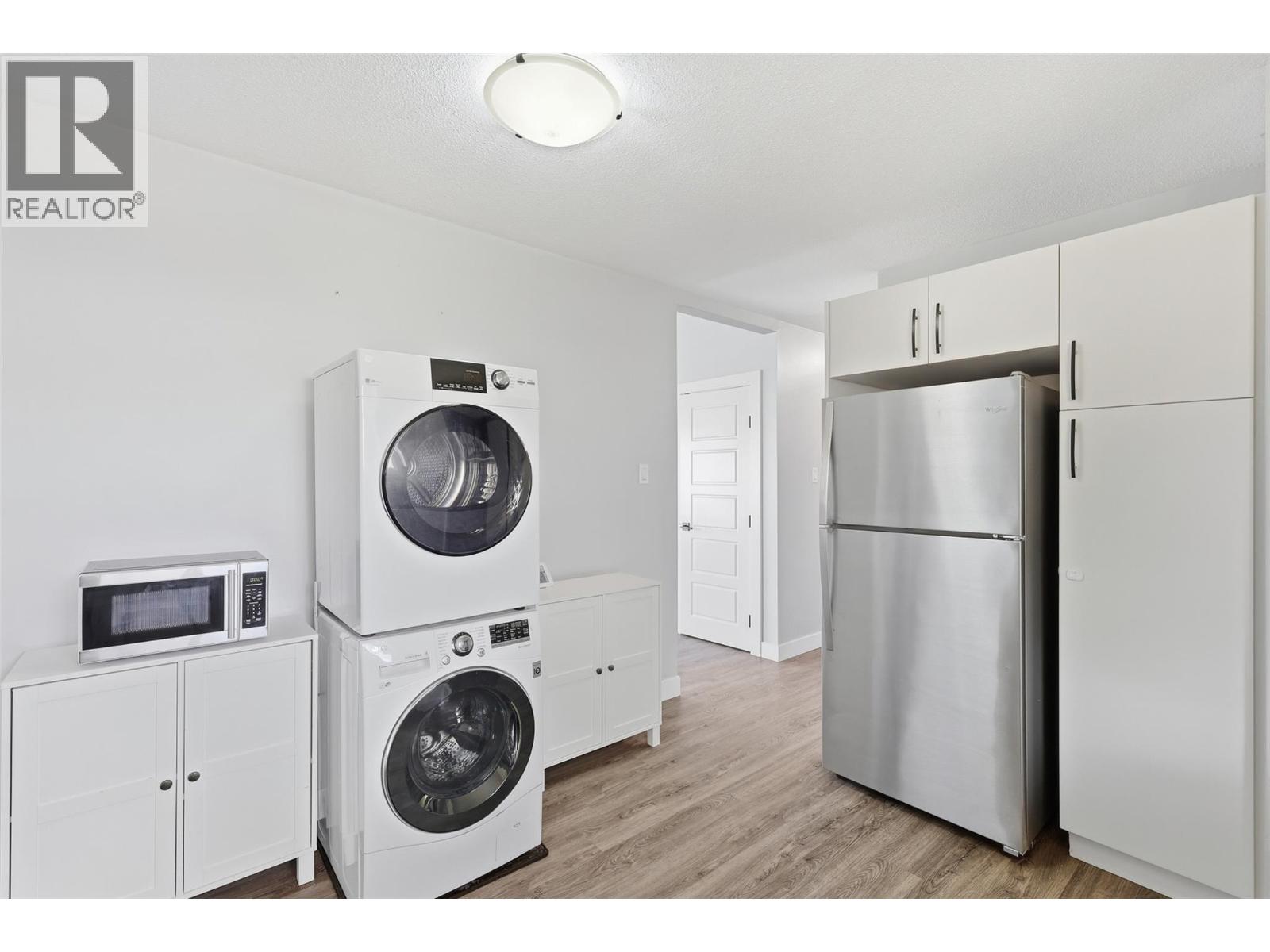 1024 PEMBROKE AVENUE - 13