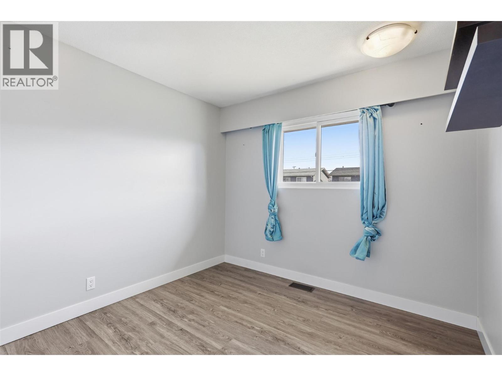 1024 PEMBROKE AVENUE - 16