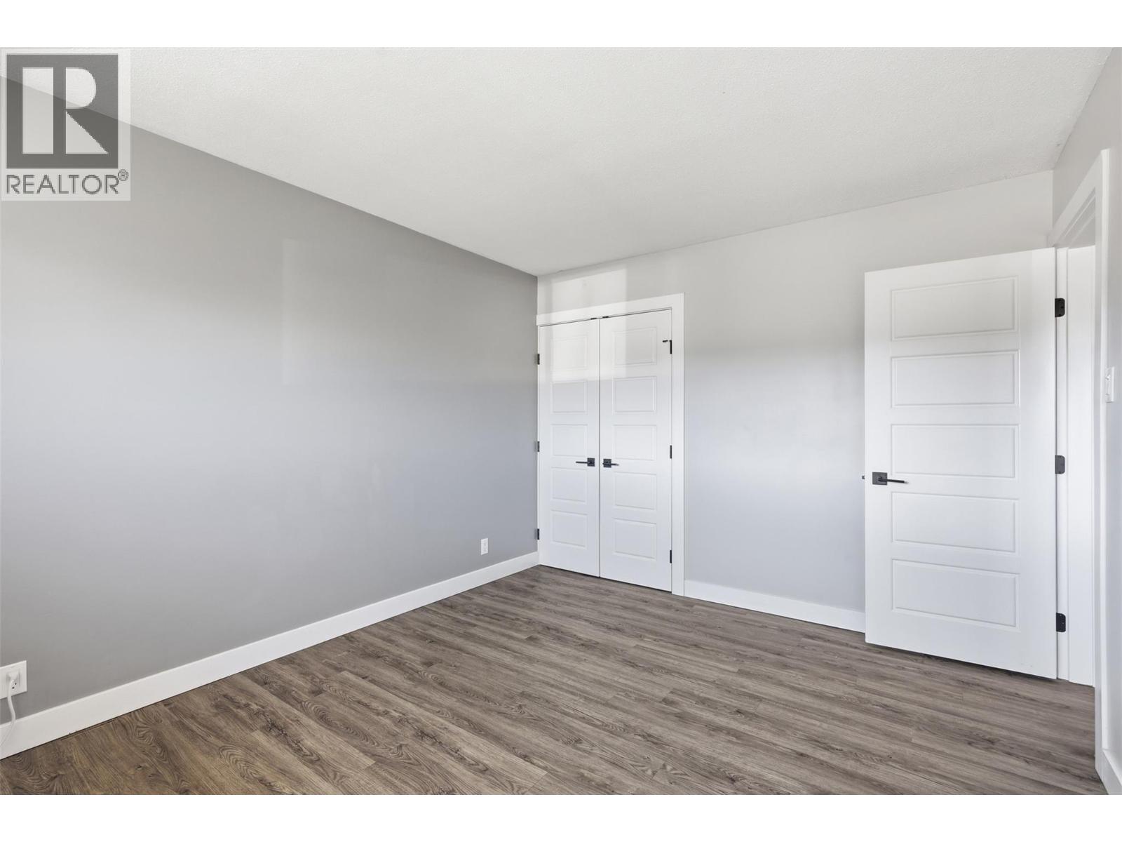 1024 PEMBROKE AVENUE - 15