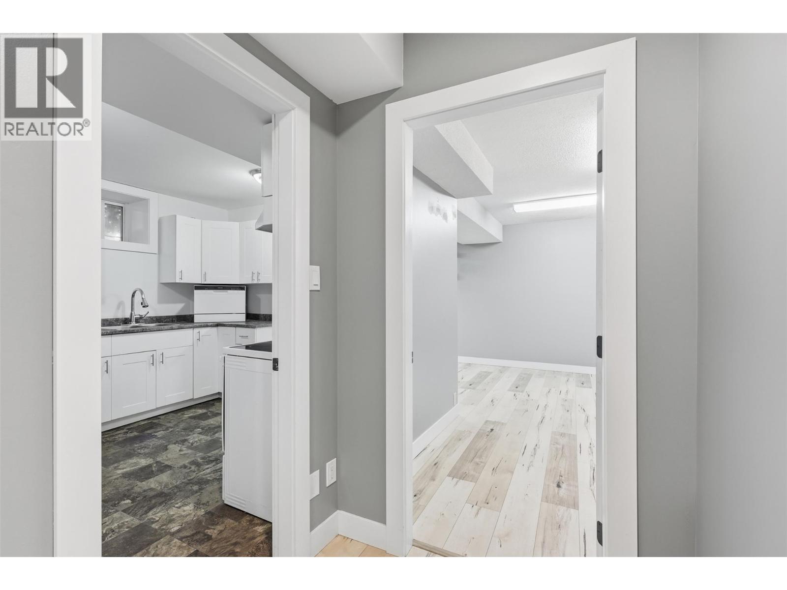 1024 PEMBROKE AVENUE - 28