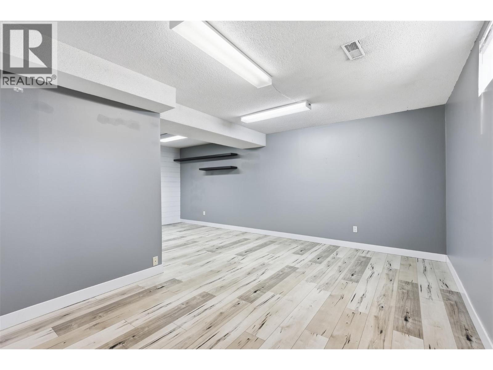 1024 PEMBROKE AVENUE - 29