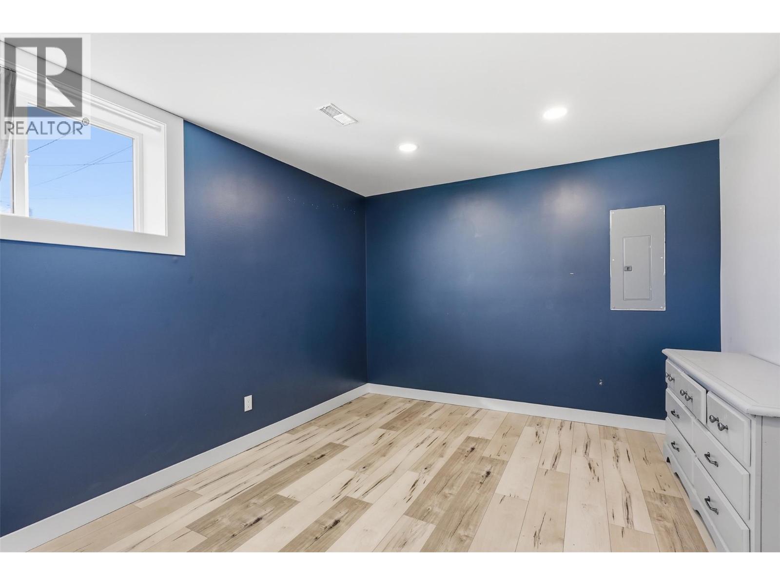 1024 PEMBROKE AVENUE - 37