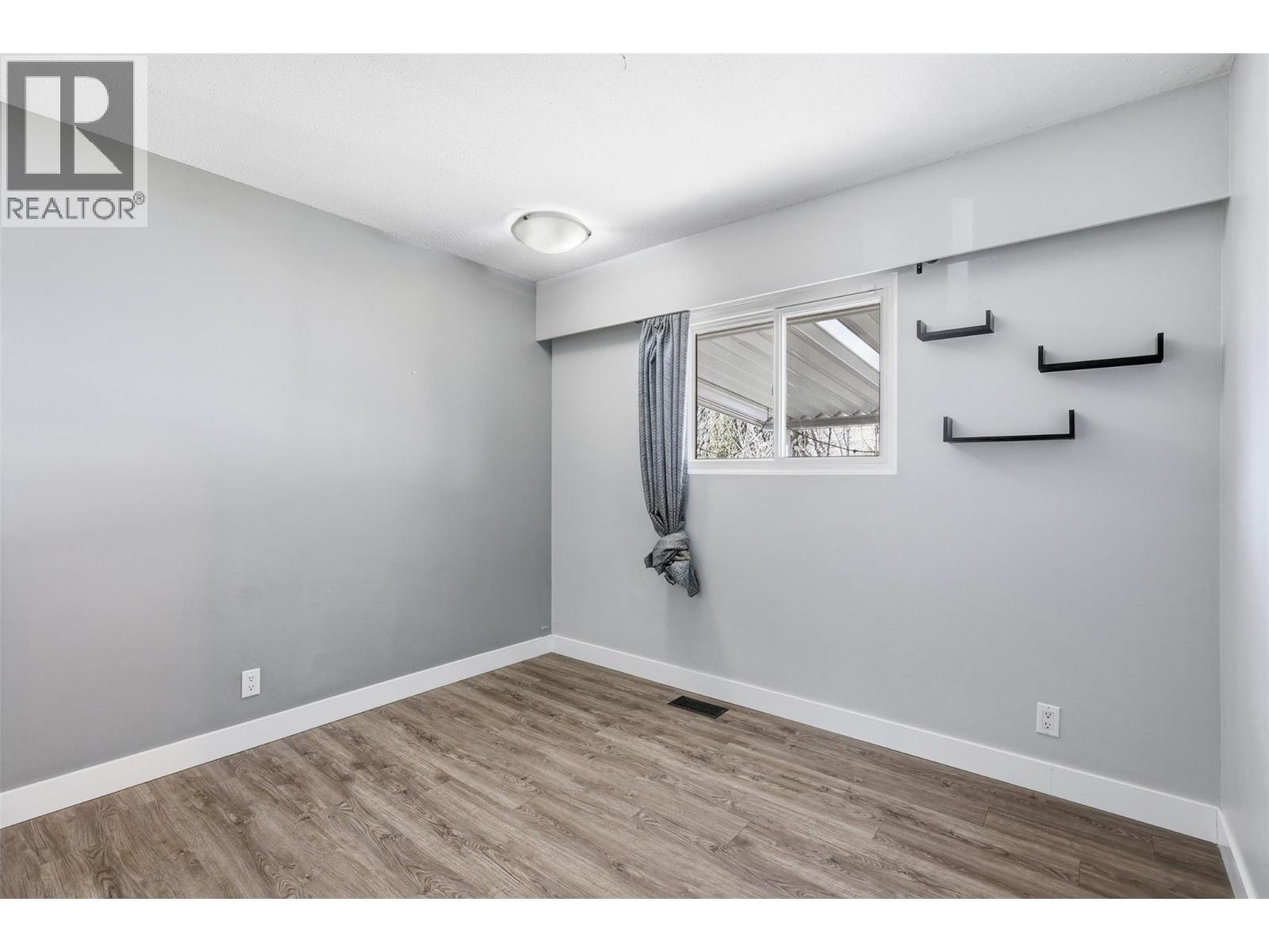 1024 PEMBROKE AVENUE - 18