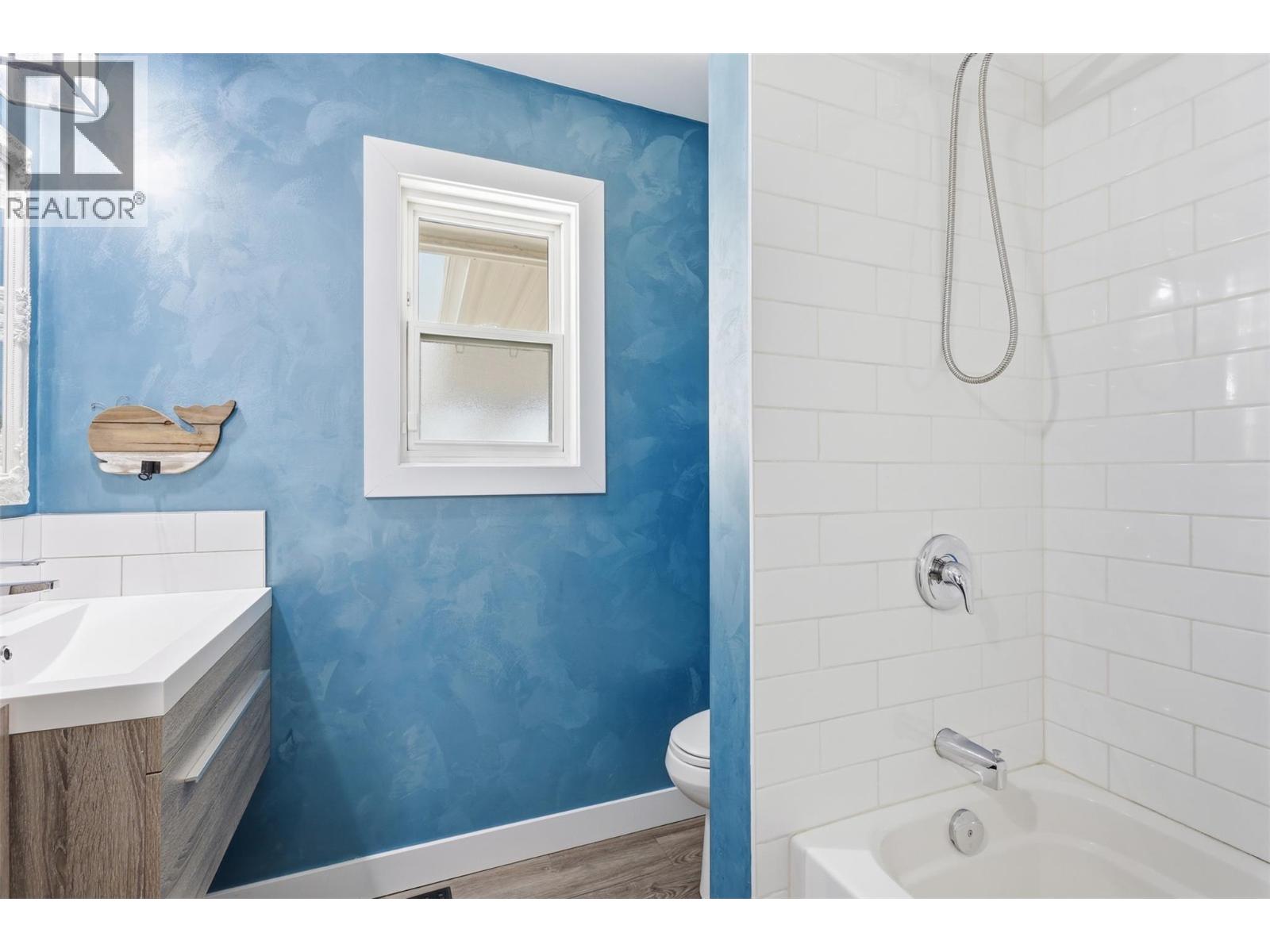 1024 PEMBROKE AVENUE - 20