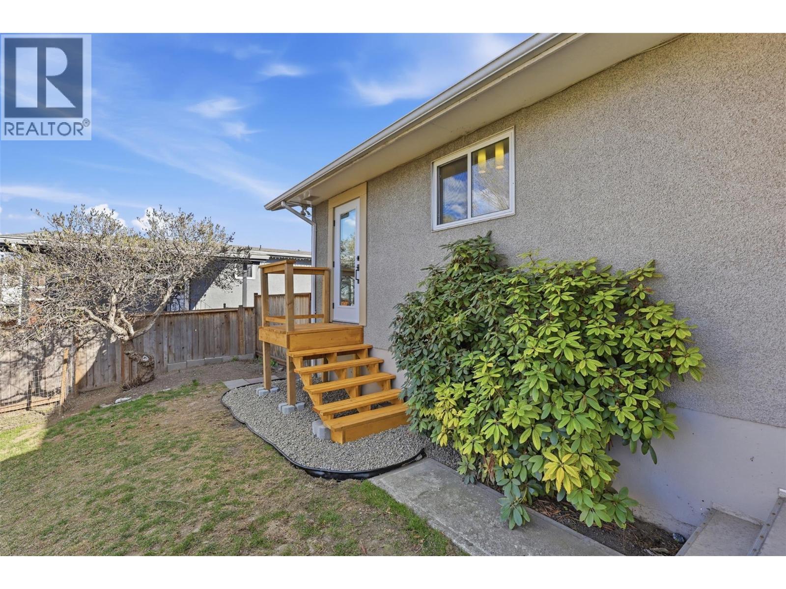 1024 PEMBROKE AVENUE - 40