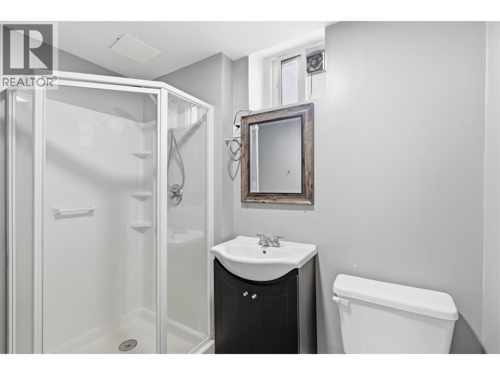 1024 PEMBROKE AVENUE - 35