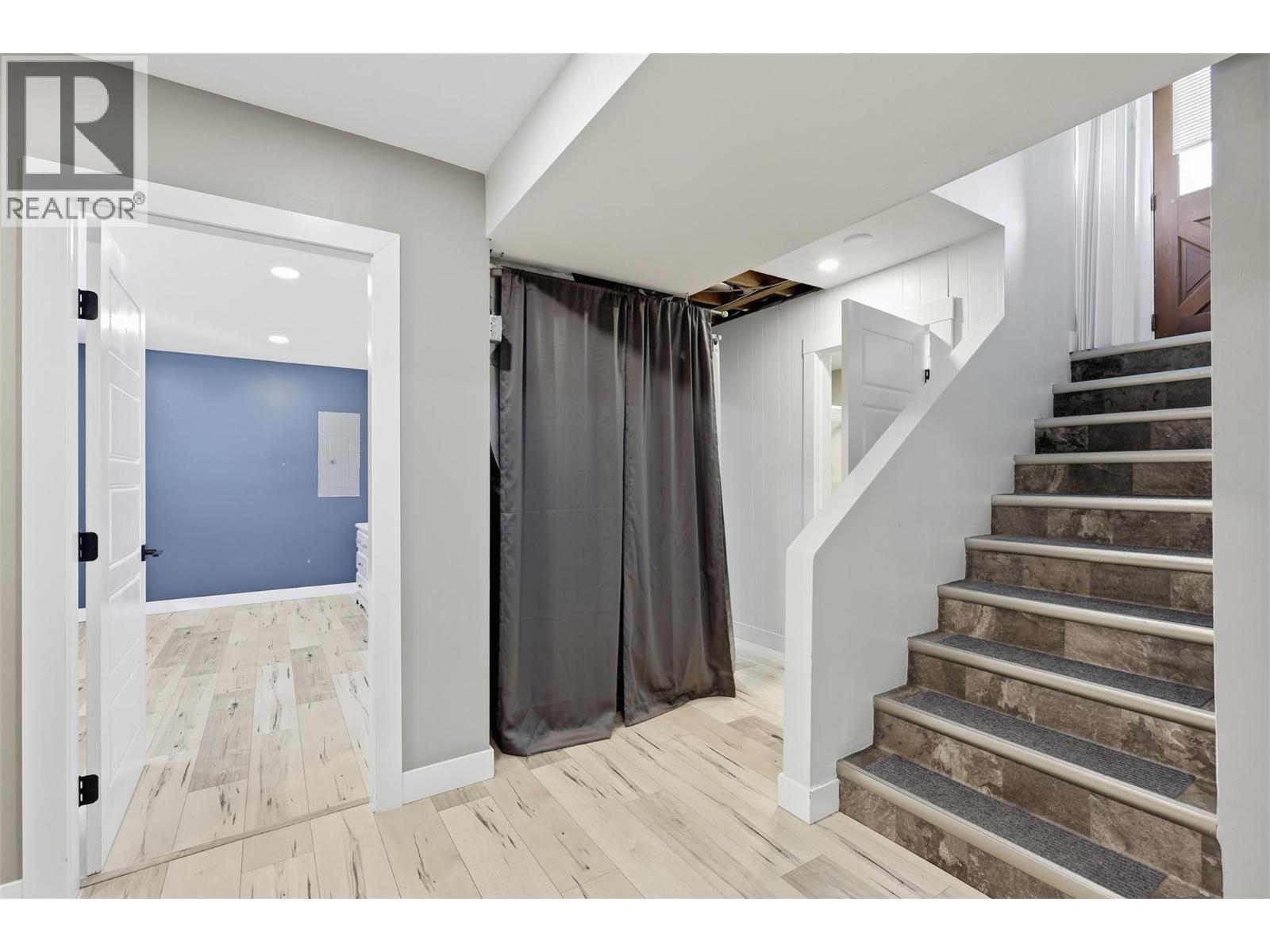 1024 PEMBROKE AVENUE - 26