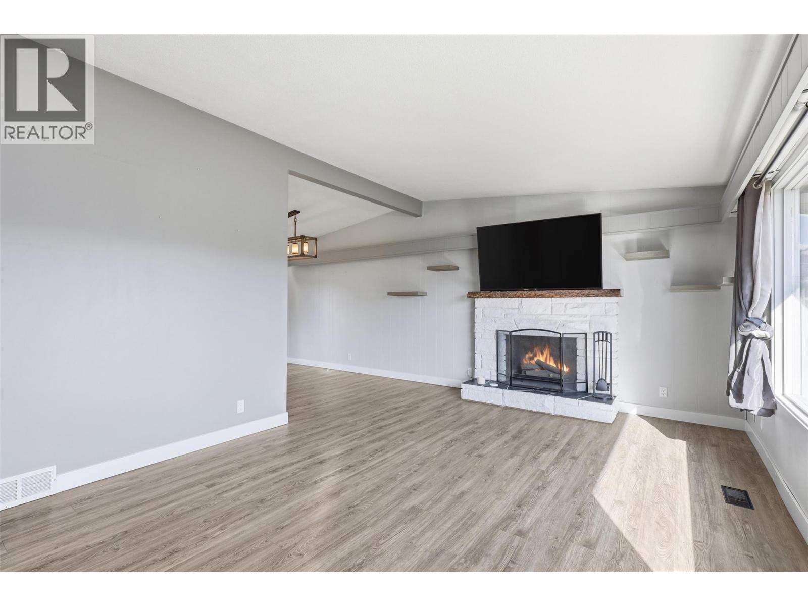 1024 PEMBROKE AVENUE - 7