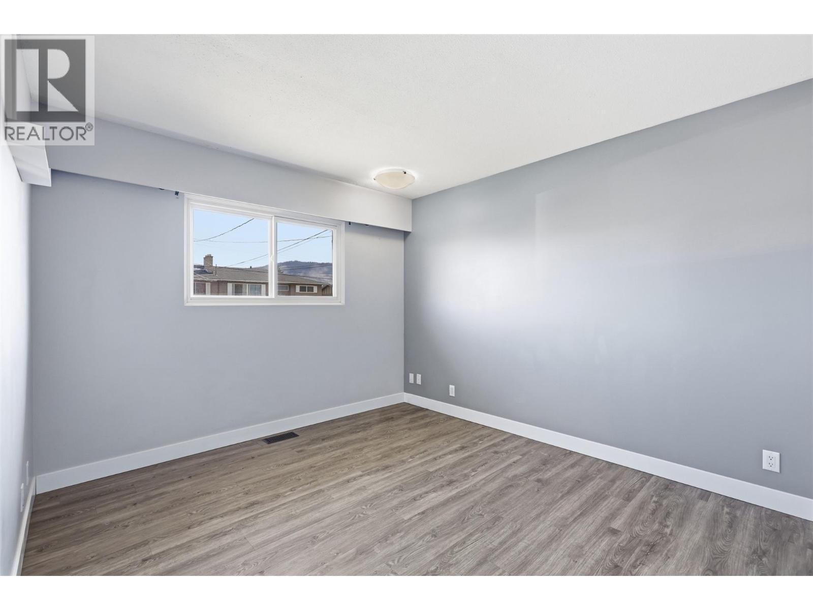 1024 PEMBROKE AVENUE - 14