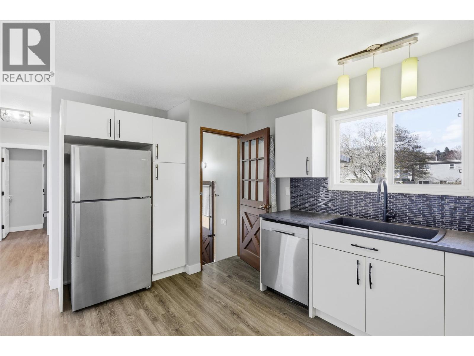 1024 PEMBROKE AVENUE - 22