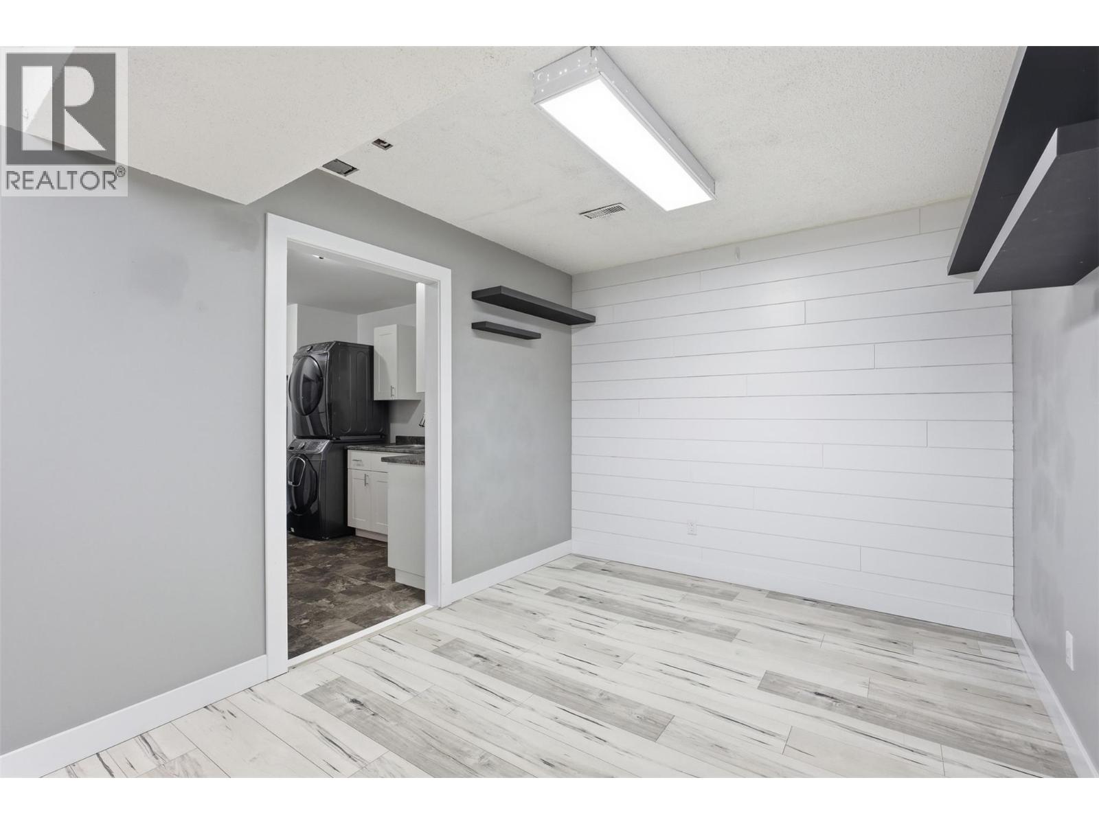 1024 PEMBROKE AVENUE - 32