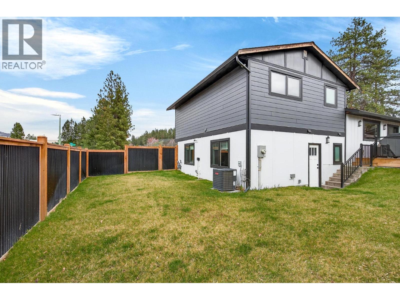 3150 Woodstock Drive, West Kelowna