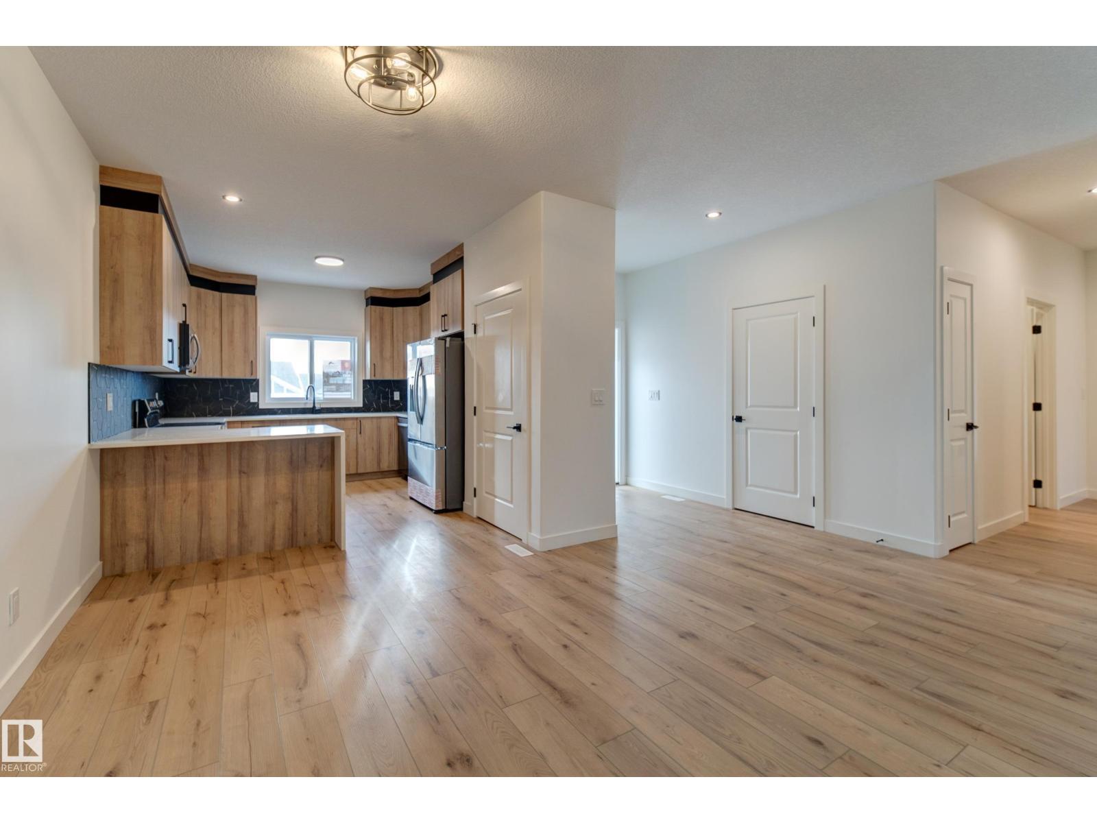 #11 6519 46 ST - 12
