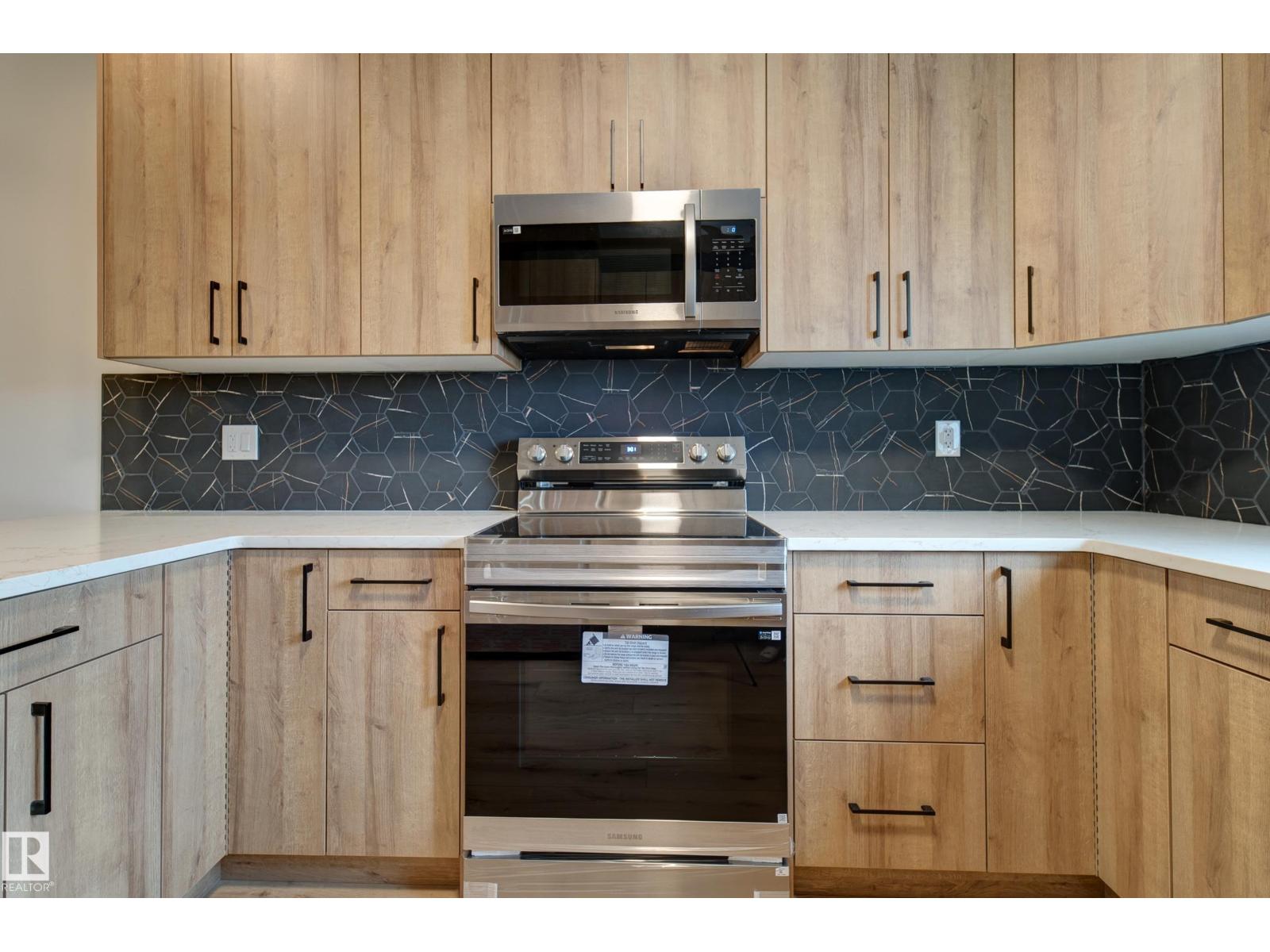 #11 6519 46 ST - 17