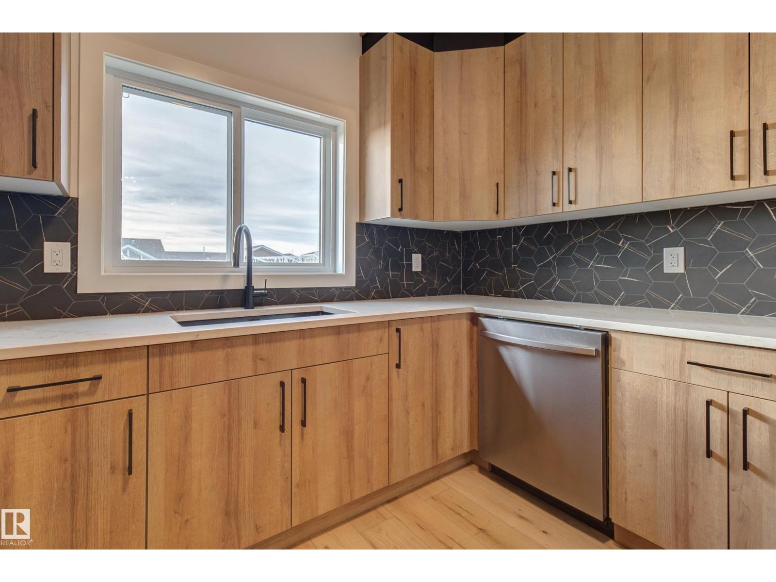 #11 6519 46 ST - 19