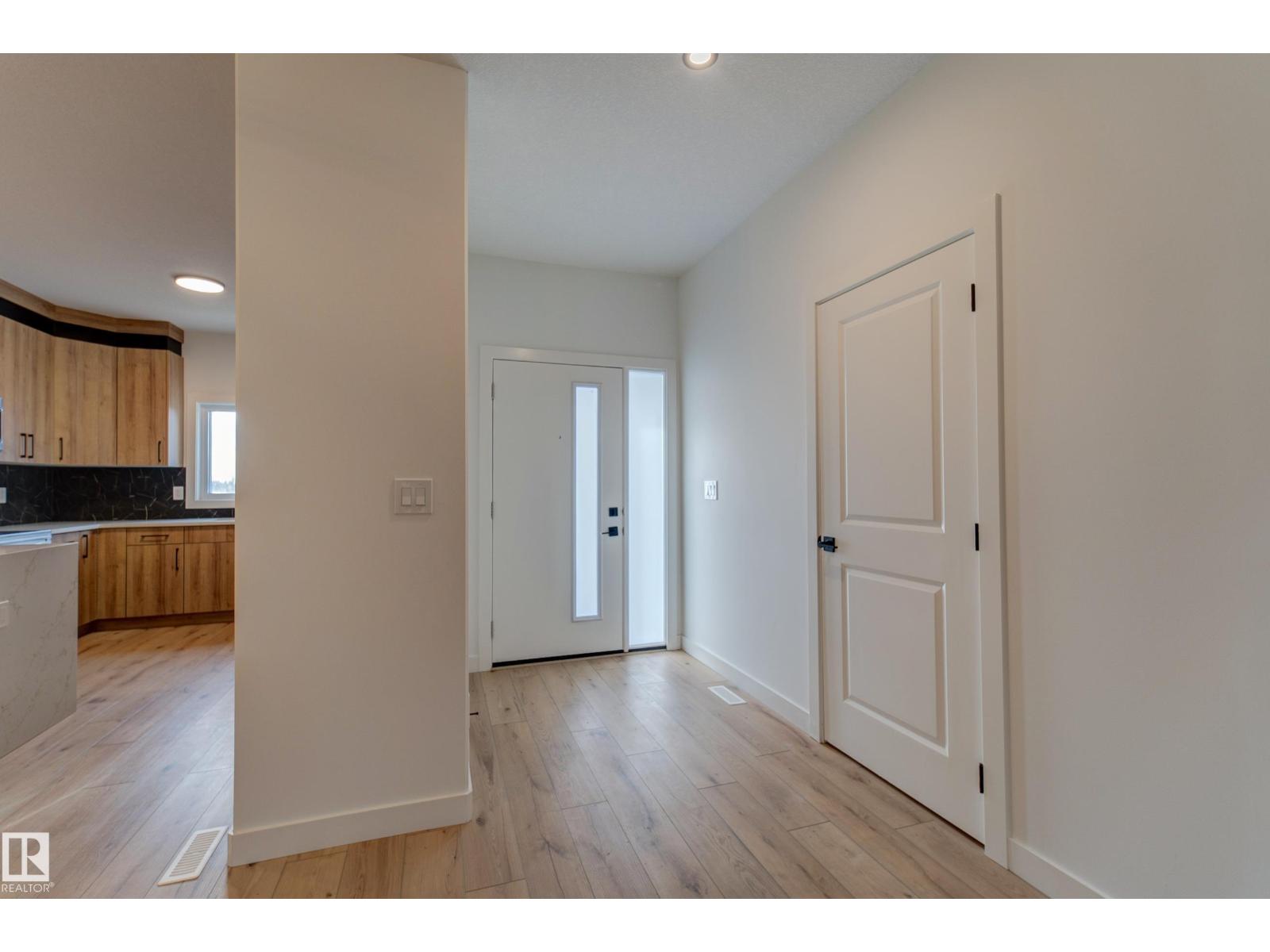 #11 6519 46 ST - 8