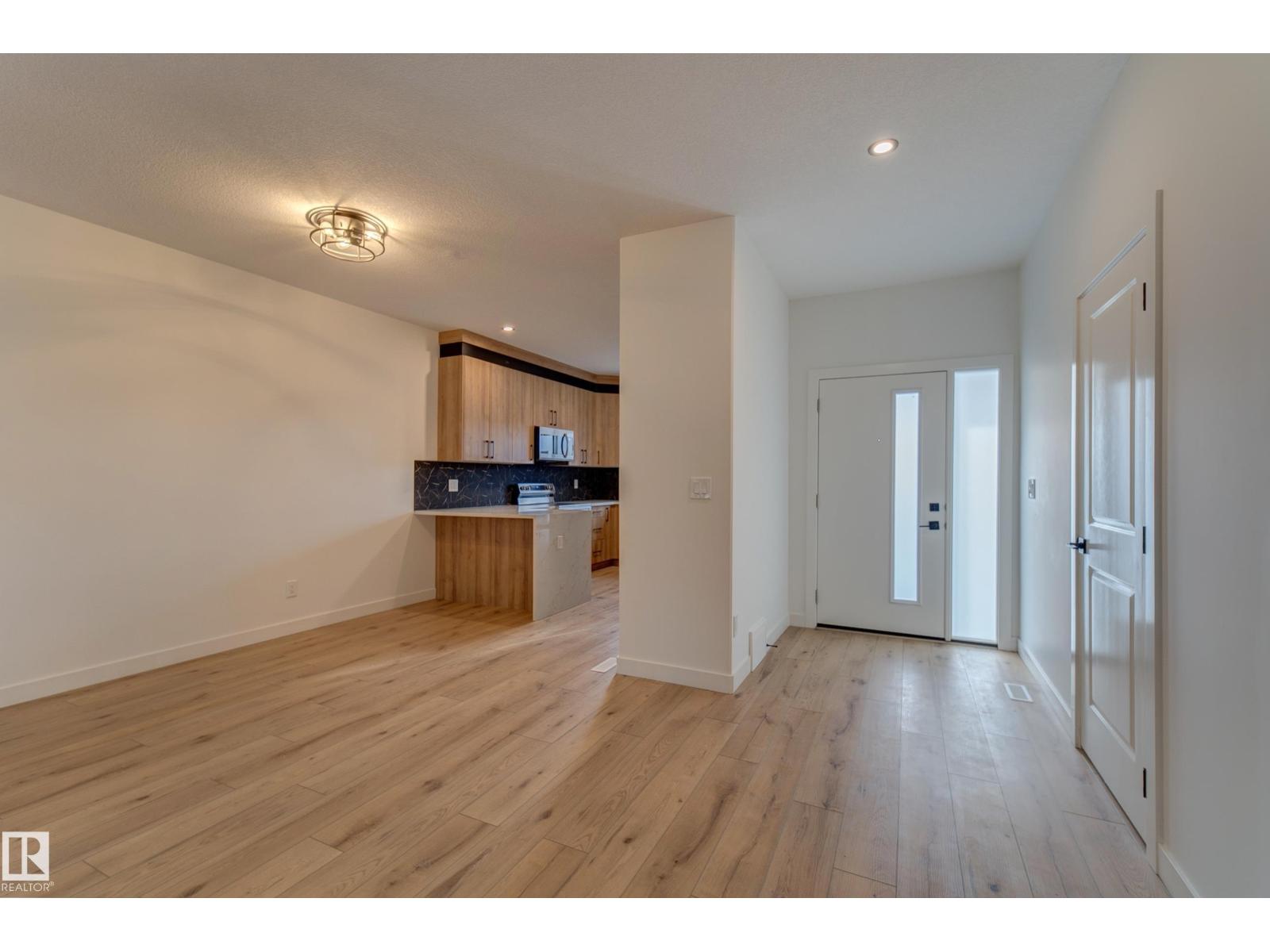 #11 6519 46 ST - 9