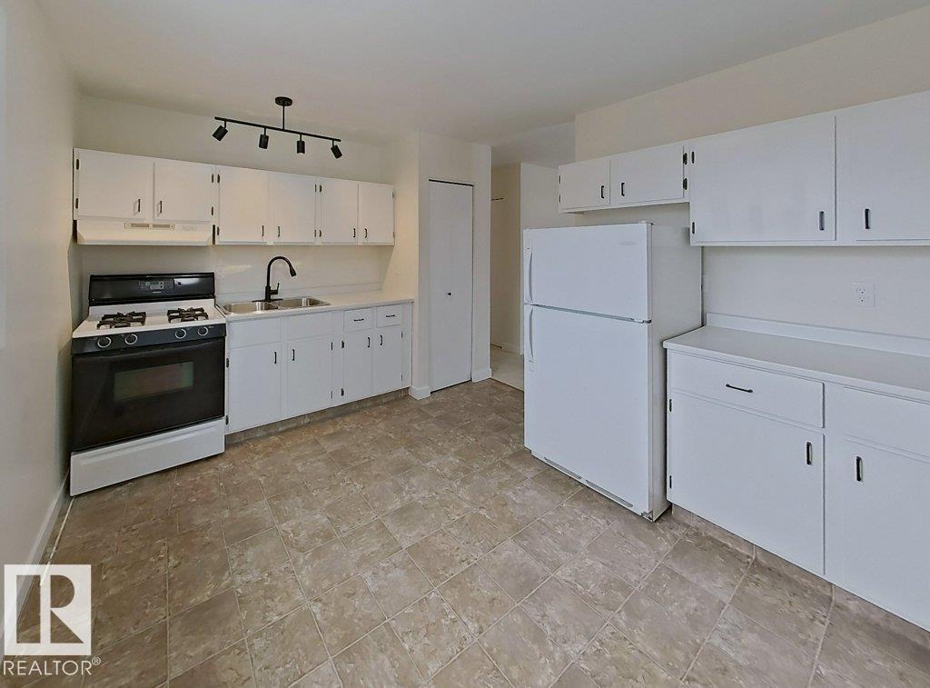 4507 35 AV NW - 11