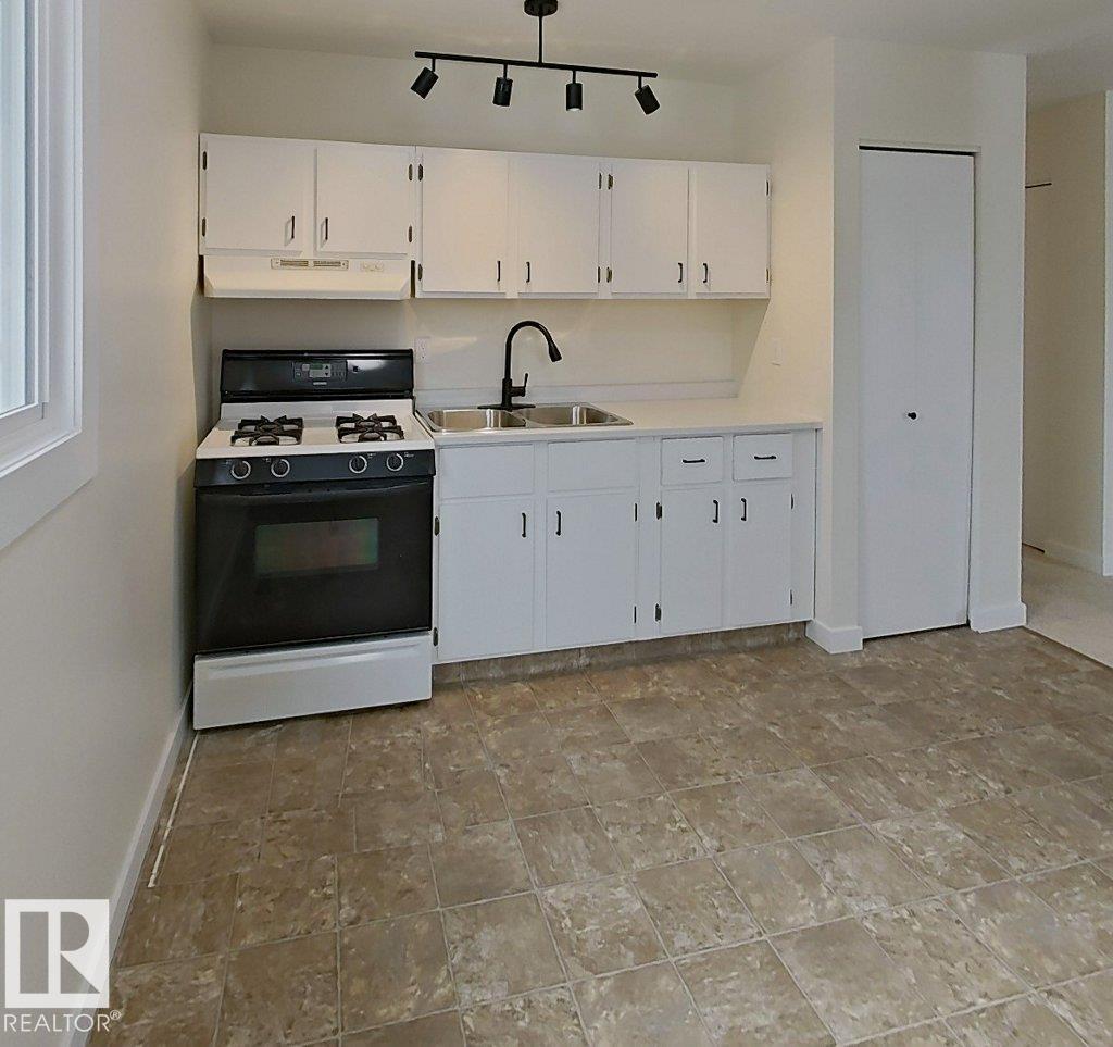 4507 35 AV NW - 12