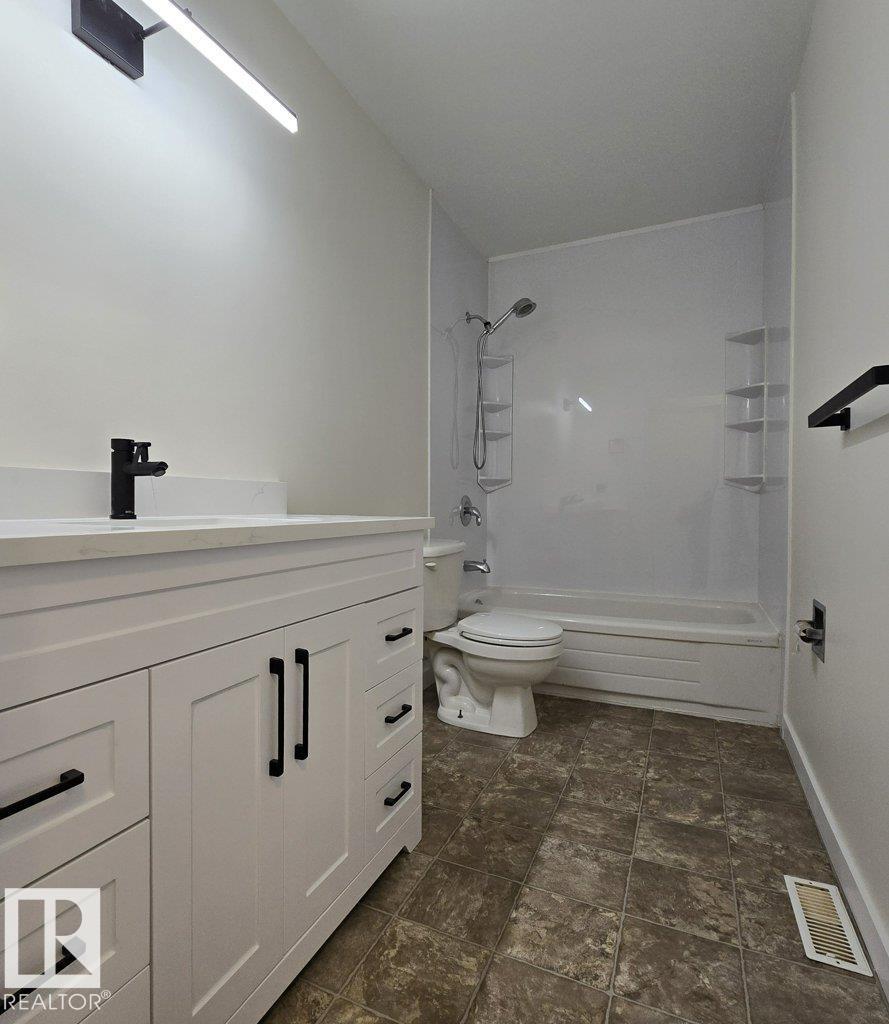 4507 35 AV NW - 30