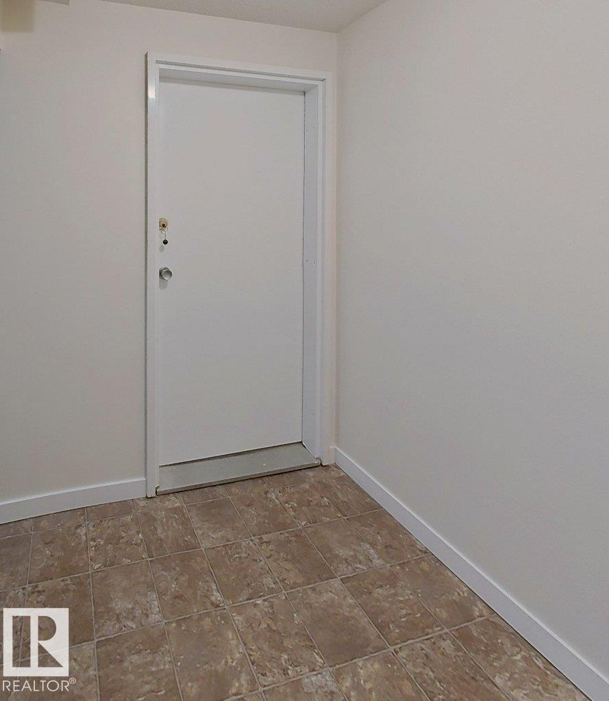 4507 35 AV NW - 31