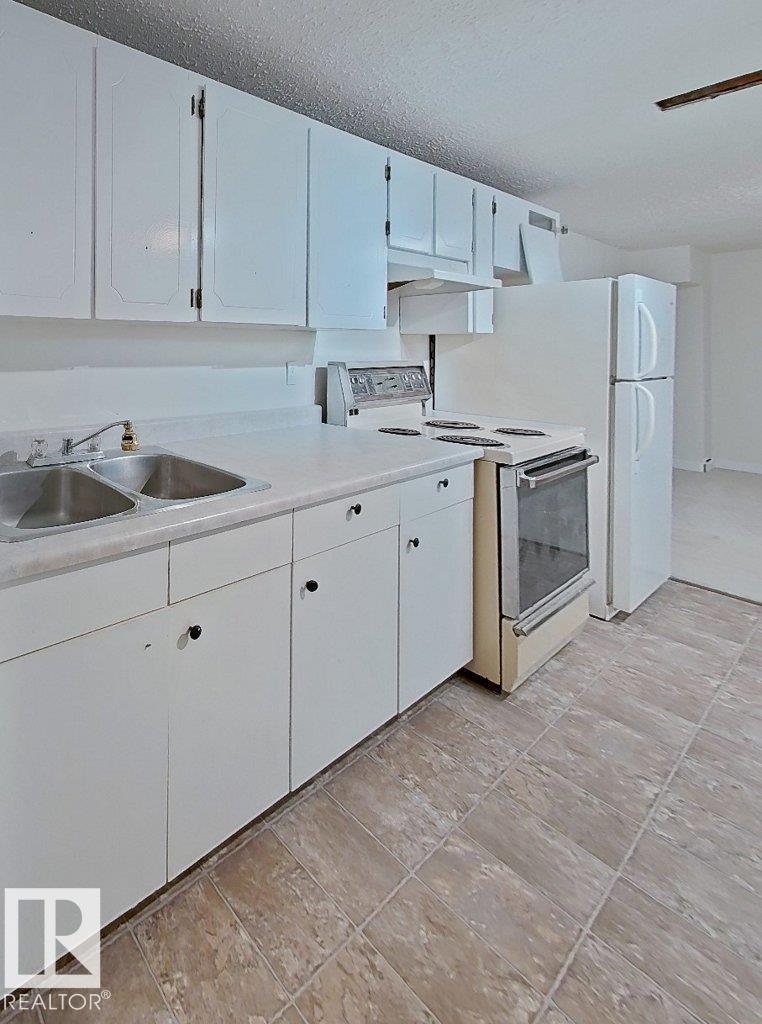 4507 35 AV NW - 33