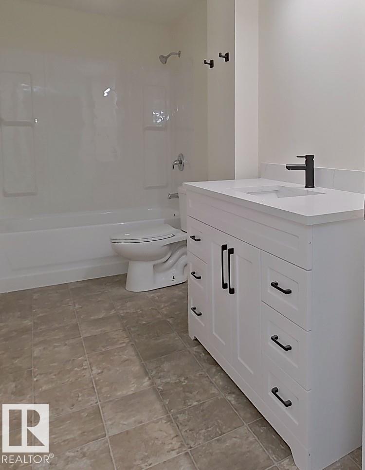 4507 35 AV NW - 47