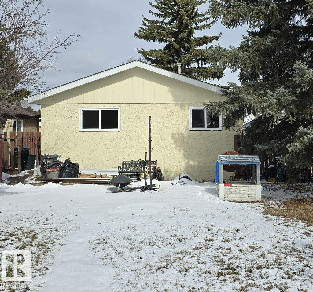 4507 35 AV NW - 52