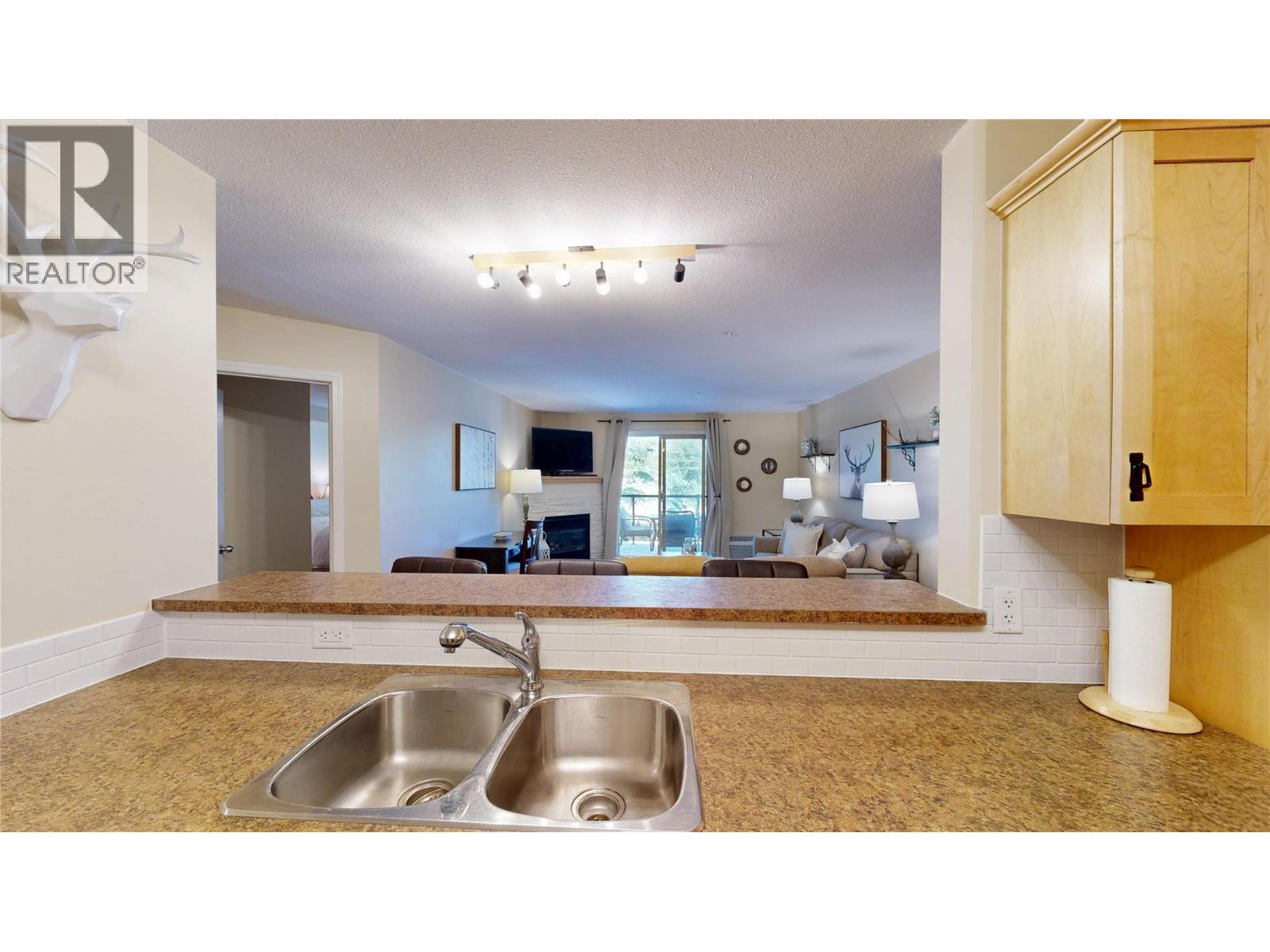 #205 4874 STANLEY STREET - 12