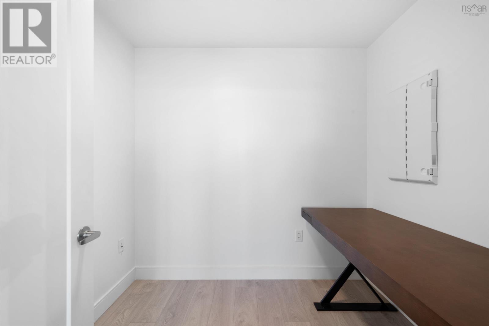 Property 25 of 37 of 406 72 Seapoint Road