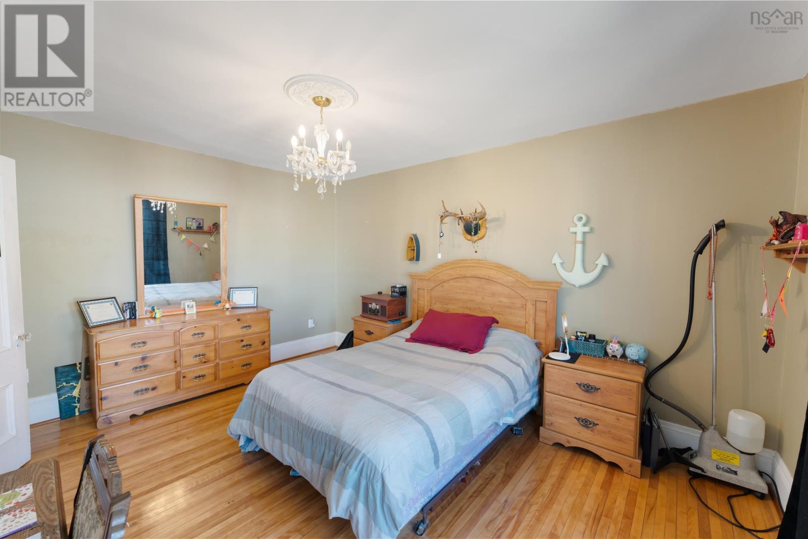 Property 34 of 49 of 328 Granville Street