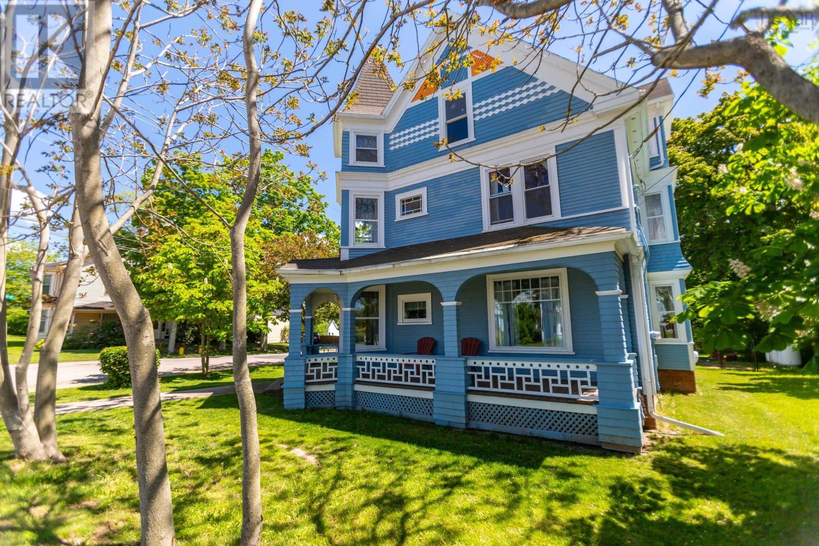 Property 6 of 49 of 328 Granville Street