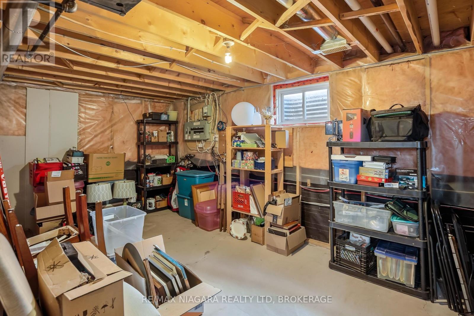 858 CANADA DRIVE - 37