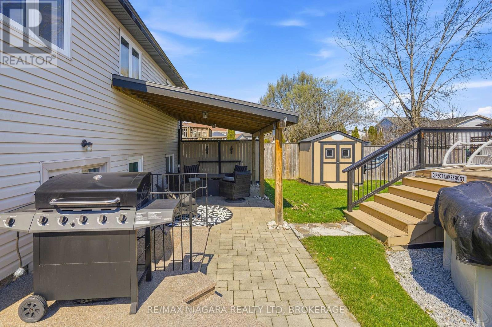 858 CANADA DRIVE - 38