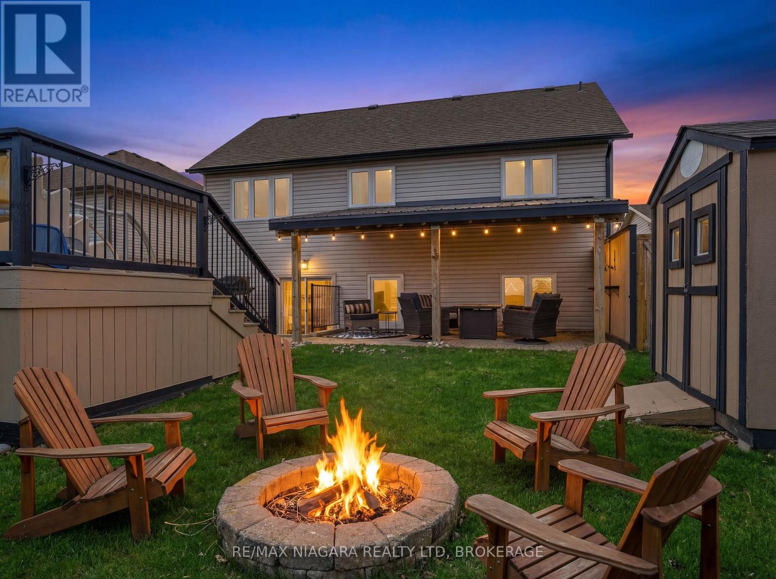 858 CANADA DRIVE - 4
