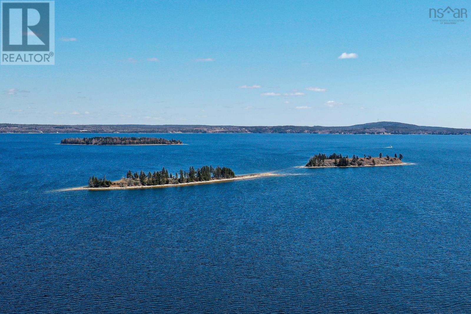 Property photo of Saddle Island