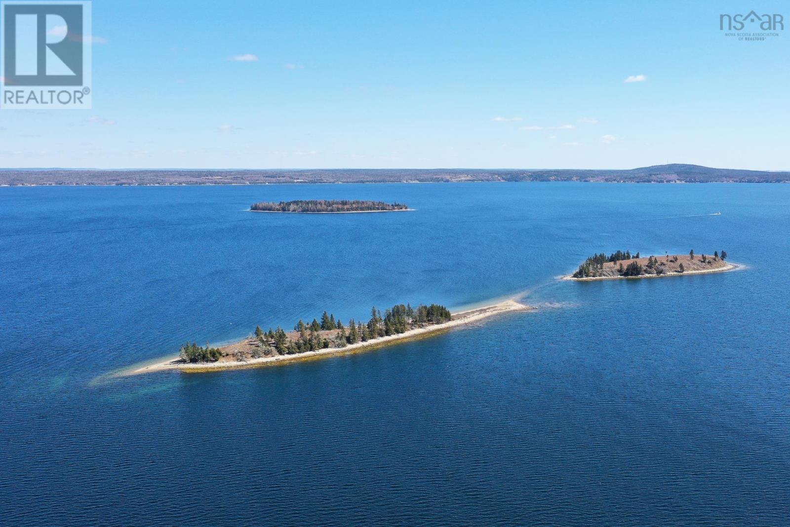 Property 2 of 10 of Saddle Island