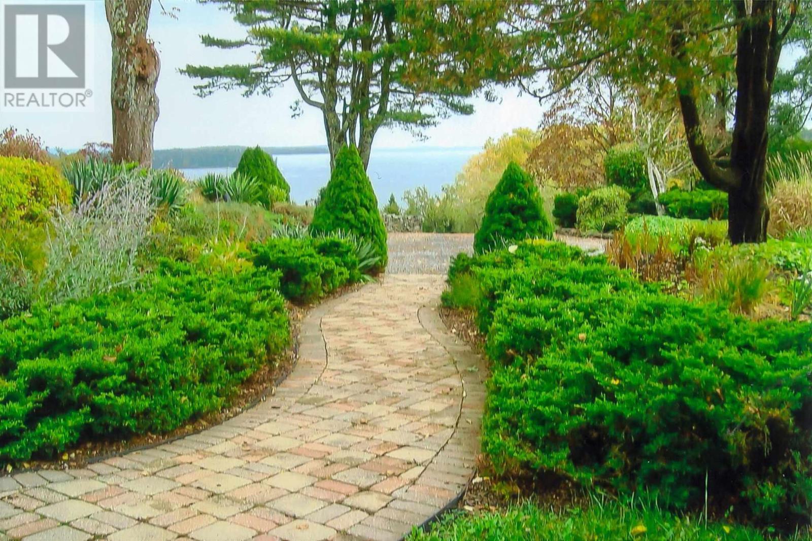 116 PRINCES INLET DRIVE - 28