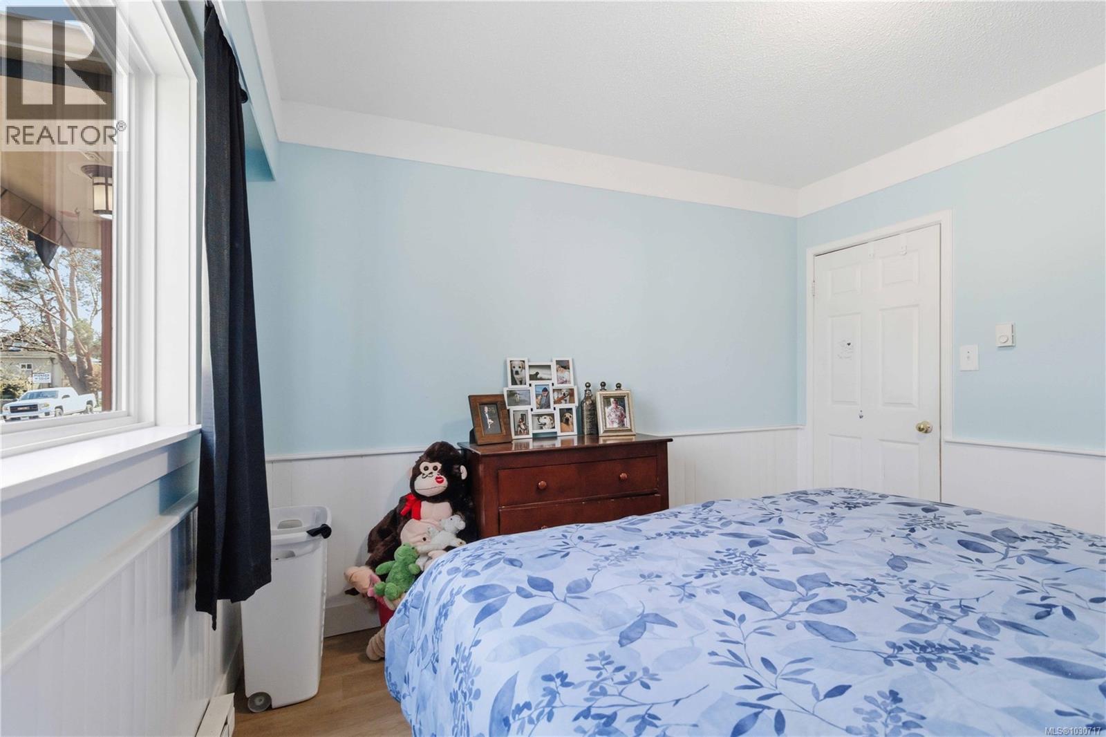 938 HEREWARD RD - 21