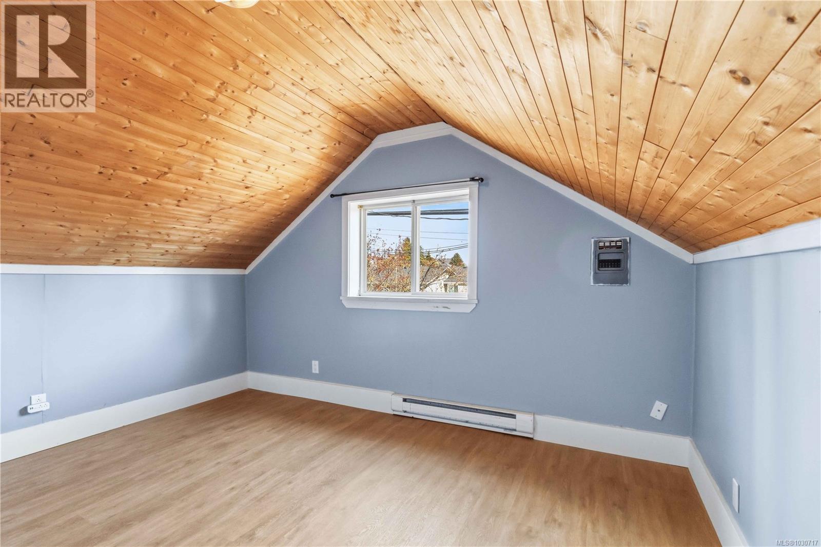 938 HEREWARD RD - 32