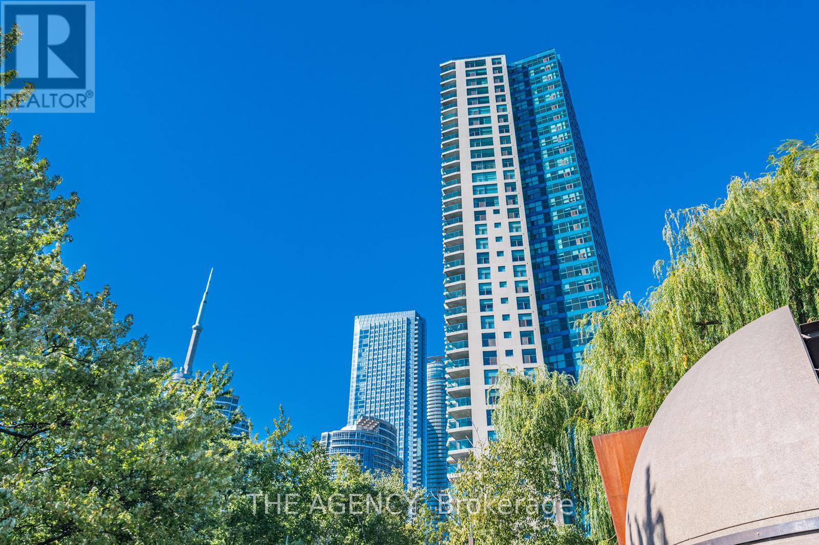 #606 99 HARBOUR SQUARE - 2