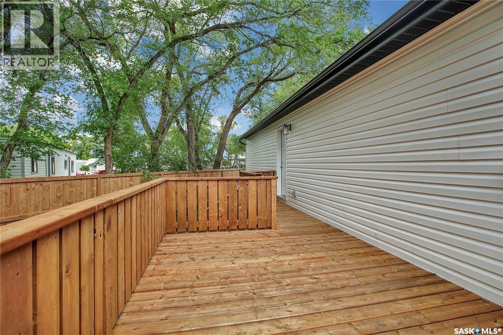 320 1524 RAYNER AVENUE - 6