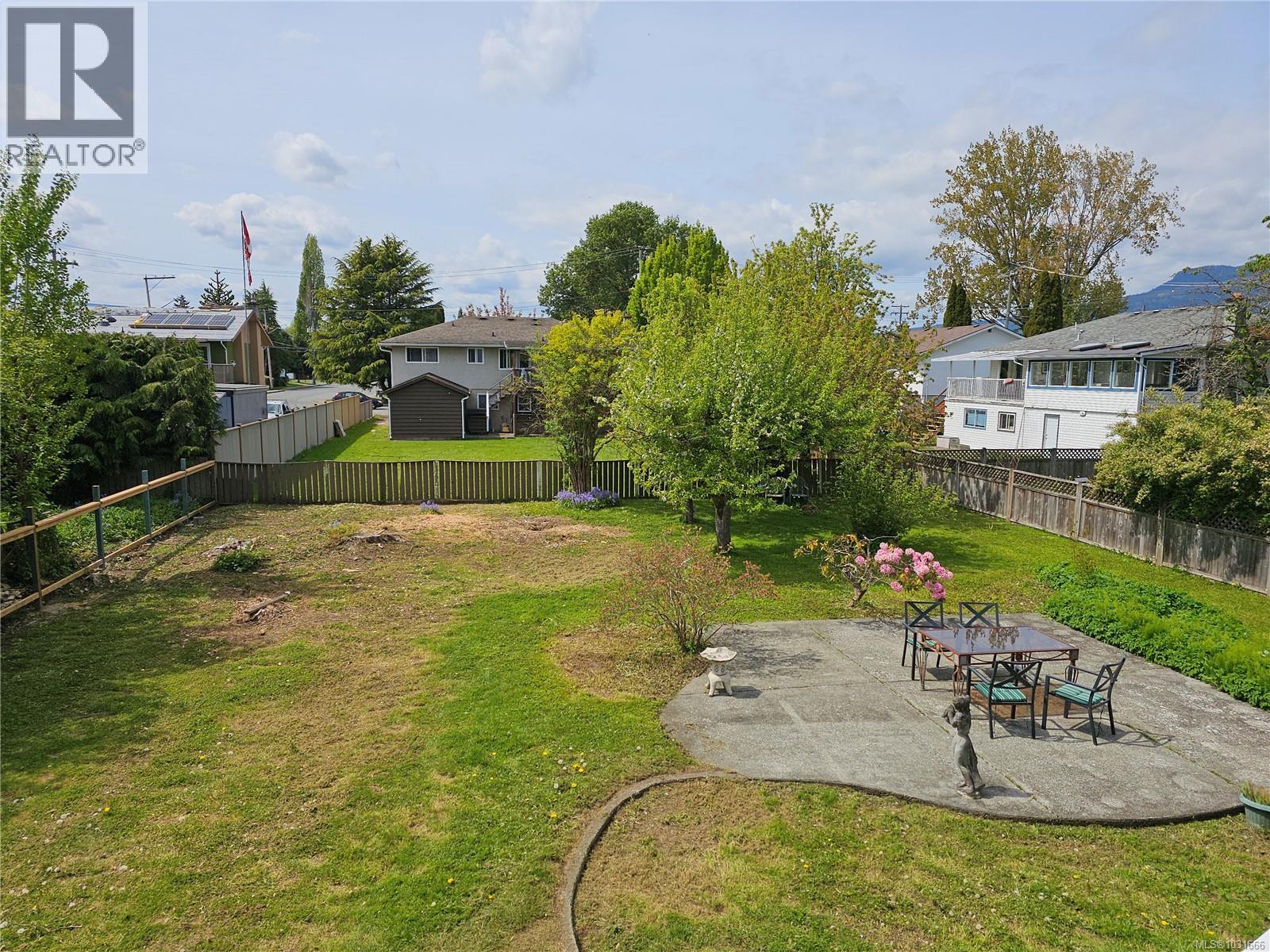 5890 CHESTERFIELD AVE - 16