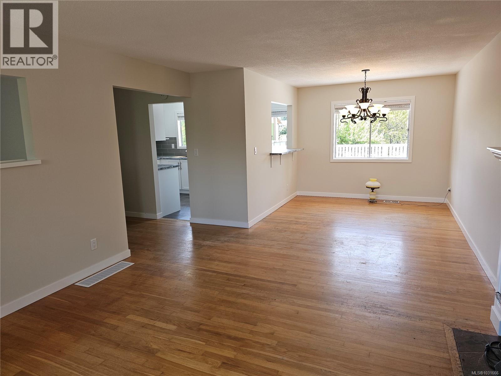 5890 CHESTERFIELD Ave - 7