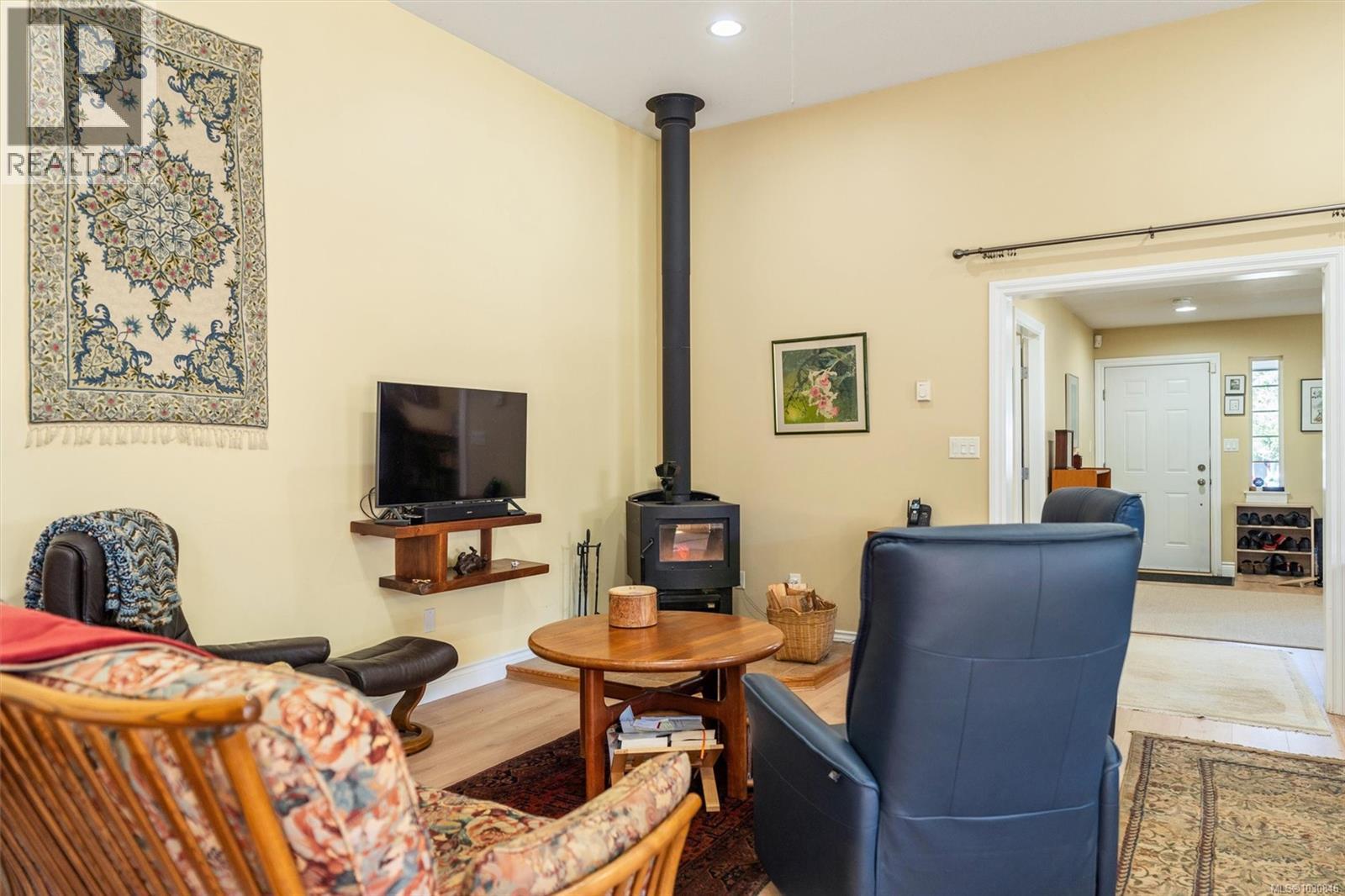 6727 Wall St - 10